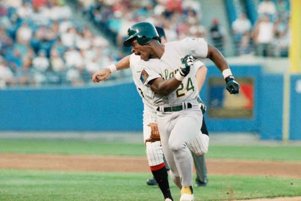 Por cuadro de neumonía, muere el ex beisbolista Rickey Henderson, rey de las bases robadas featured image