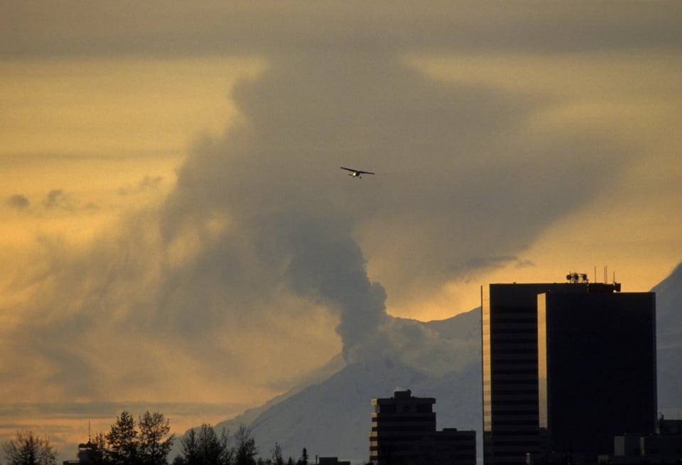 Terremotos en Alaska preocupan que activen peligroso volcán
