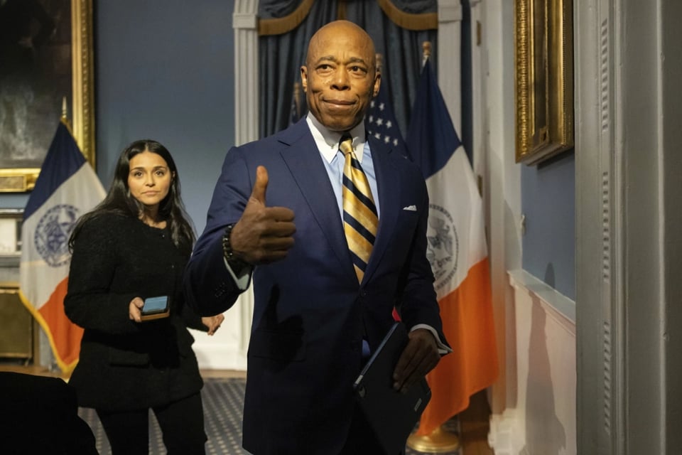 Eric Adams respalda deportaciones, Trump, migrantes, MundoNOW,Alcalde de Nueva York