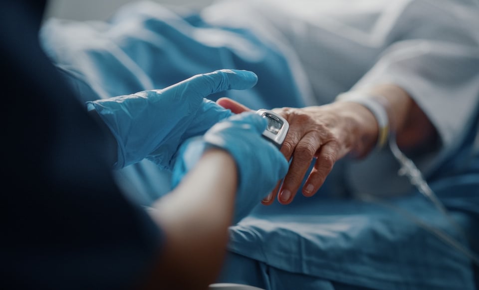 Rapero es hospitalizado luego de que intentara quitarse la vida