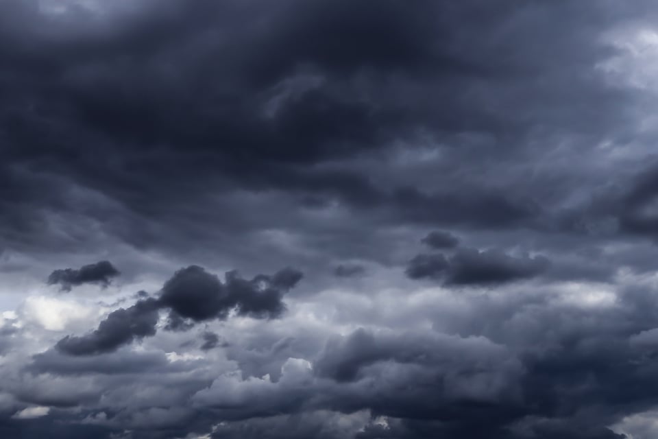 Fuertes tormentas traen lluvia, nieve y tornados en EE.UU