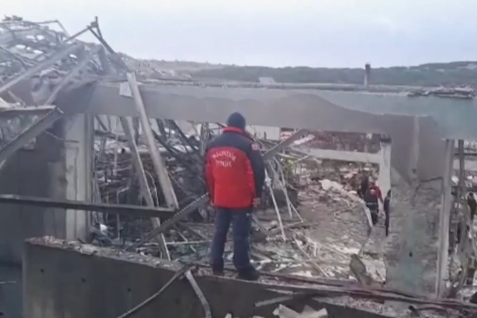 Explosión en fábrica turca deja 11 muertos featured image