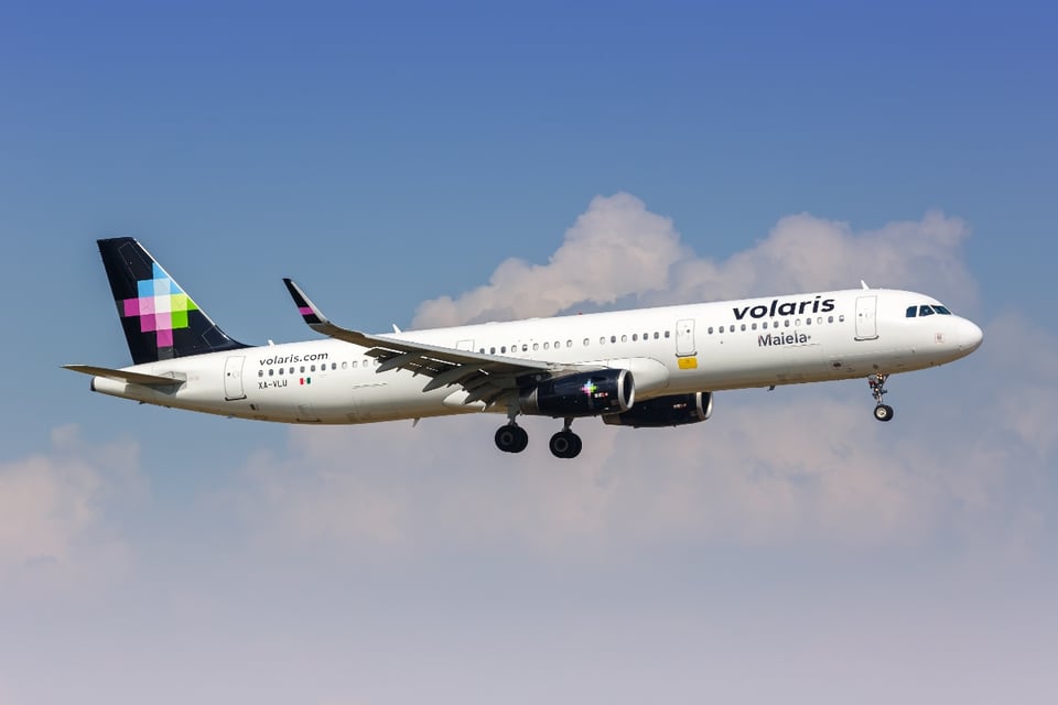 Pasajero intenta desviar a EEUU un avión que viajaba de El Bajío a Tijuana