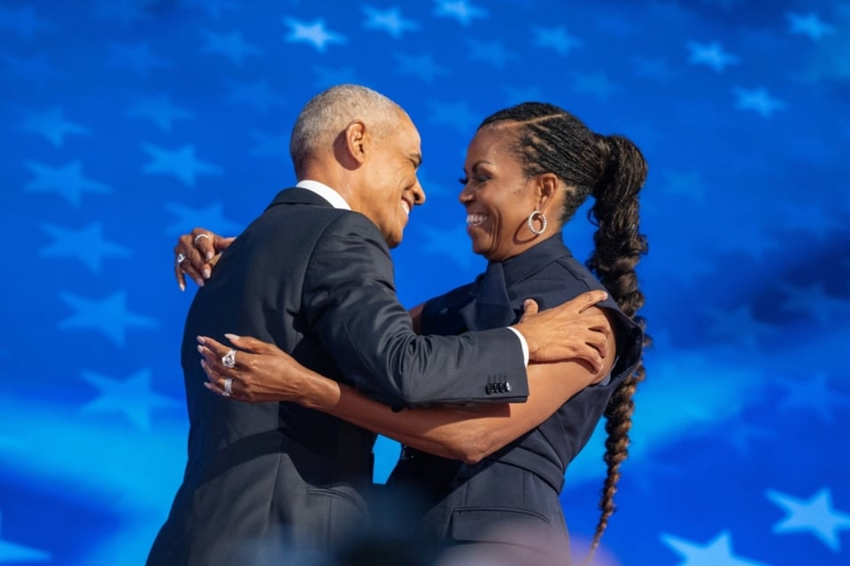 Obama rompe el silencio con emotiva selfie de San Valentín y desmiente rumores de divorcio