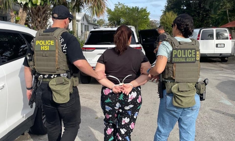 ICE realiza redadas contra inmigrantes indocumentados en el sur de Florida featured image