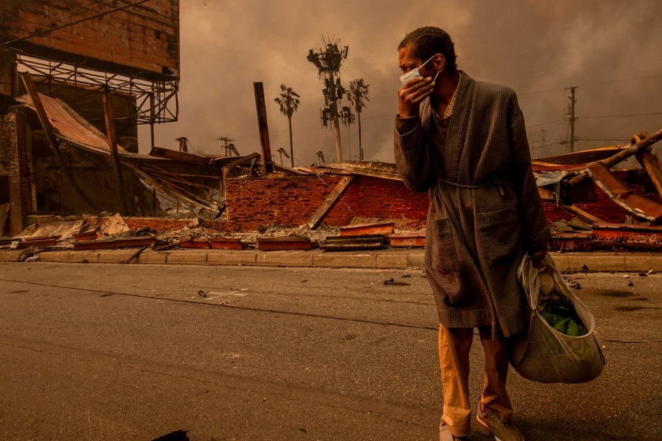 Incendios devastan Los Ángeles: 100.000 evacuados y 5 muertos