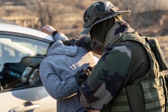 Arrestan a 78 inmigrantes indocumentados en un operativo