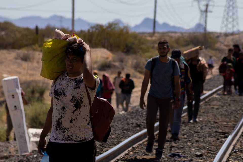 Nueva caravana migrante desafía restricciones de Estados Unidos
