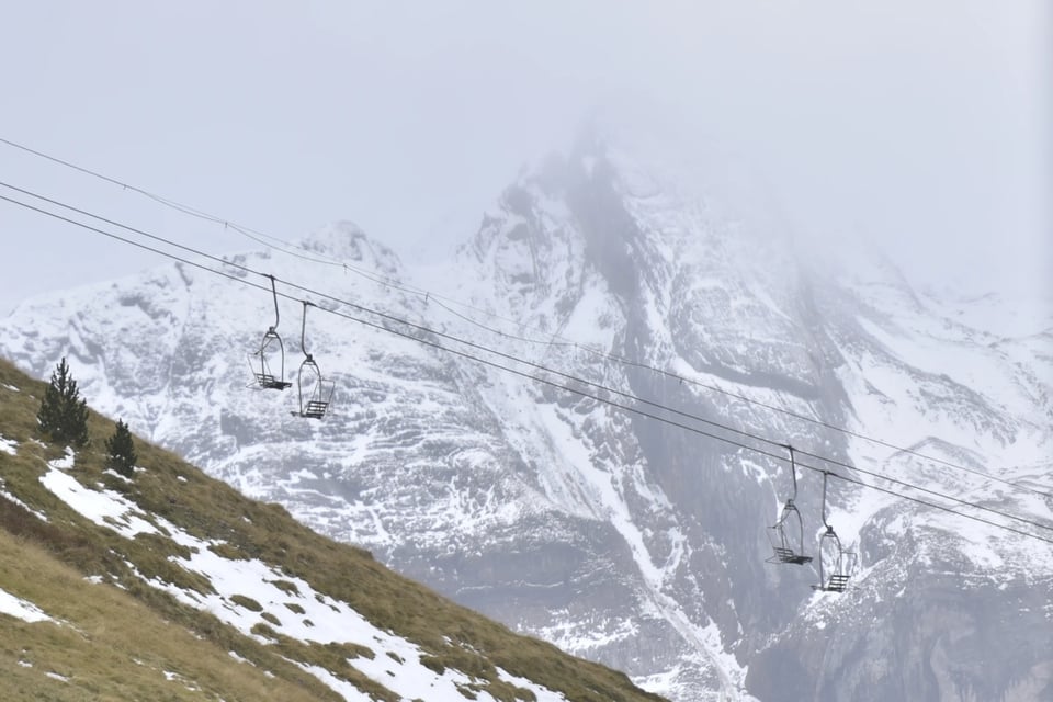 Accidente en telesilla de estación de esquí en los Pirineos deja más de 30 heridos