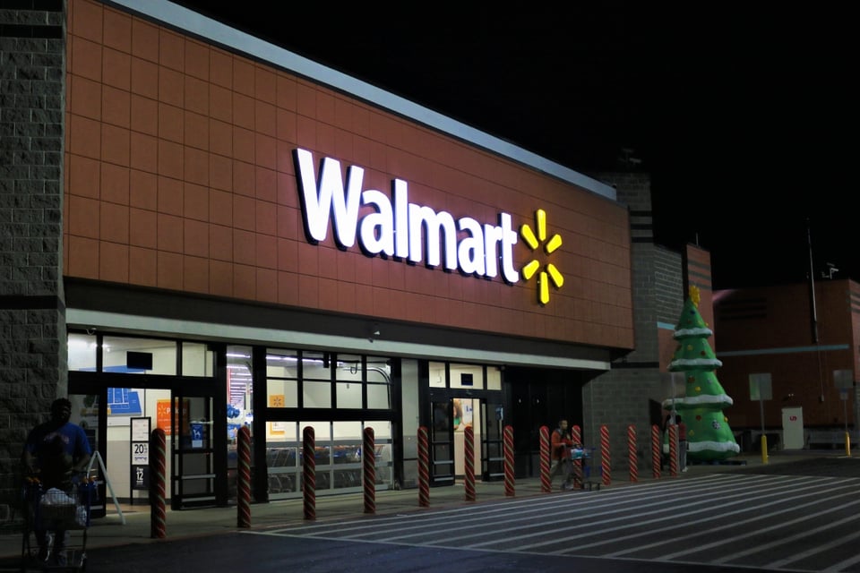Tiroteo mortal en tienda Walmart de Georgia deja tres víctimas.