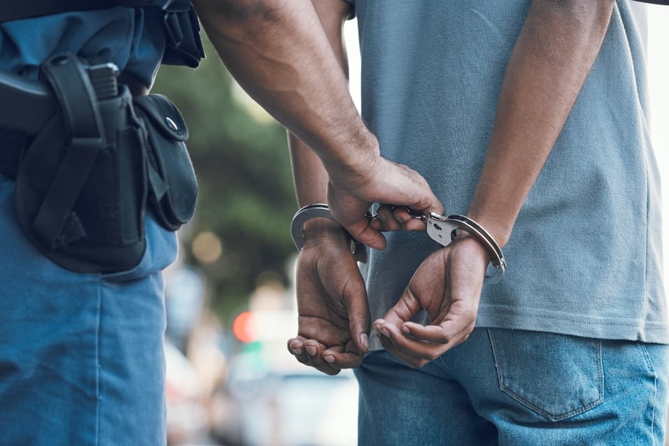 Hombre de origen latino fue detenido dos veces por ICE