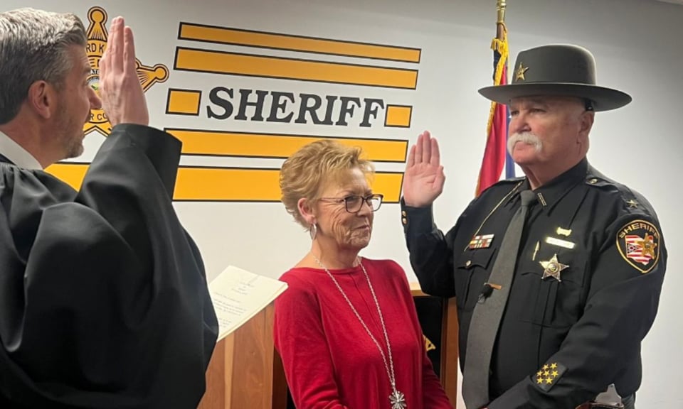 El sheriff Richard Jones reafirma su postura sobre inmigración ilegal featured image