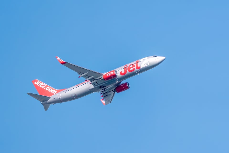 Vuelo de JET2 aterriza de emergencia tras muerte de pasajero
