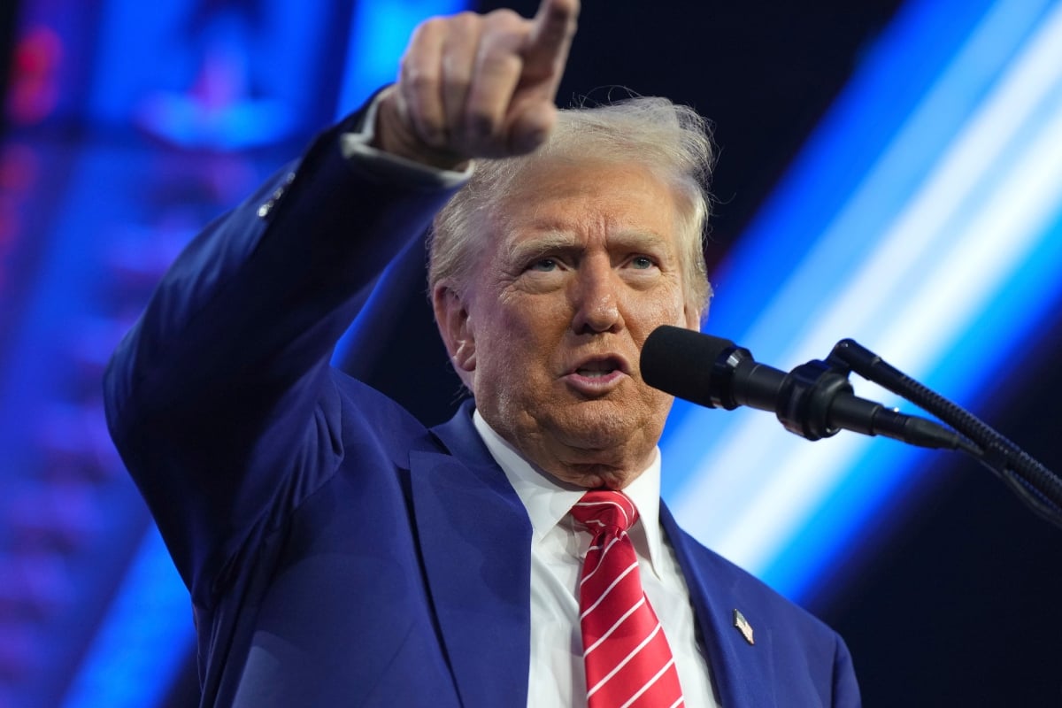 Trump reprende a firma de abogados por colaborar en su investigación