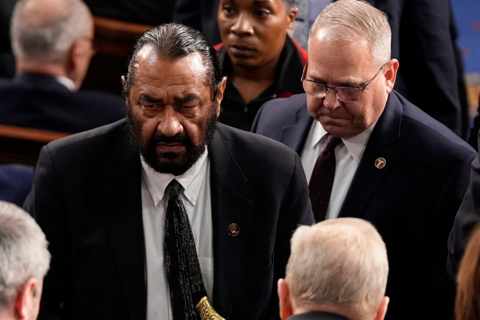 Al Green es expulsado del Congreso por interrumpir a Trump featured image