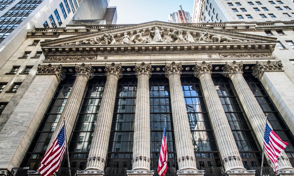 Wall Street cae tras nuevos aranceles de Trump