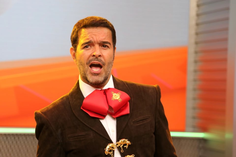Pablo Montero golpea a compañero en la obra ‘Perfume de Gardenias’
