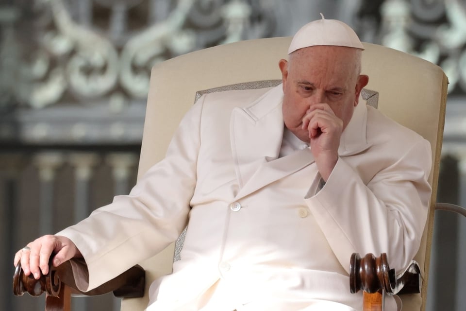 Papa Francisco sufre nuevas crisis respiratorias; de nuevo con ventilación no invasiva