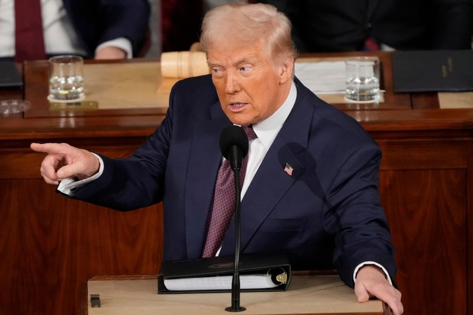 Trump Pauses Tariffs on Canada and Mexico for USMCA-Covered Goods
