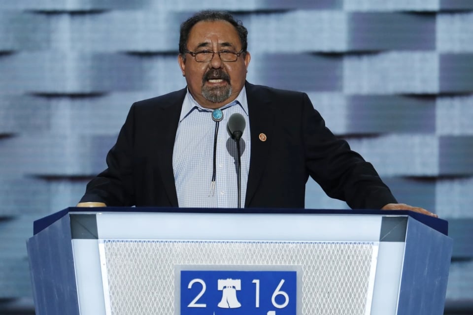 Raúl Grijalva, congresista y defensor de los latinos, fallece a los 77 años featured image