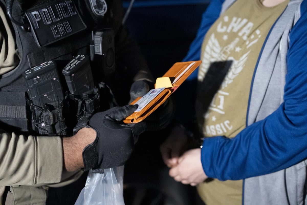 ICE detiene a tatuadora alemana que llegó desde México