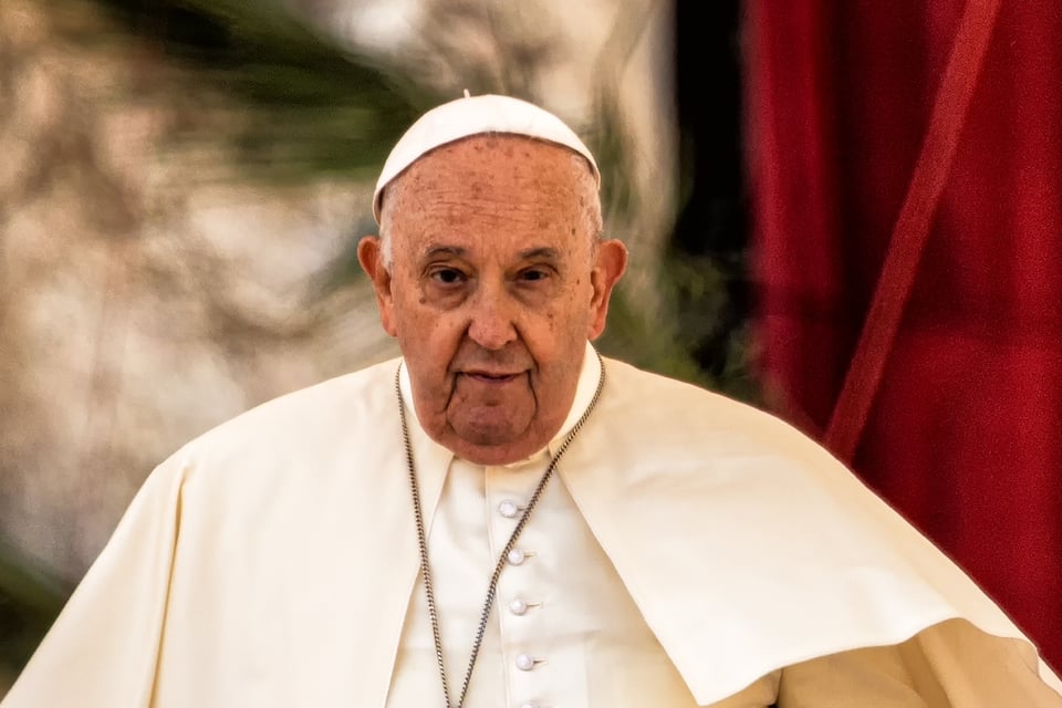 El Papa Francisco reaparece tras superar una grave neumonía featured image