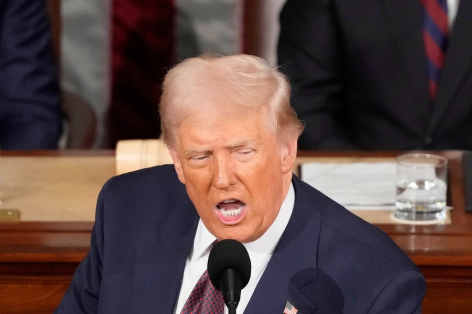 Trump reafirma postura en guerra arancelaria: «No voy a doblegar»