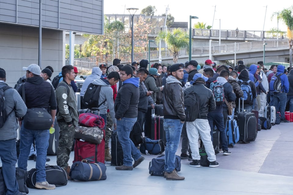 Migrantes buscan trabajo ante las políticas migratorias de Trump featured image