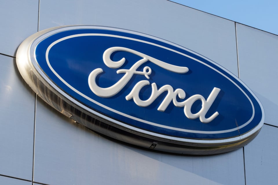Ford anuncia retiro por fallas en frenos y motor
