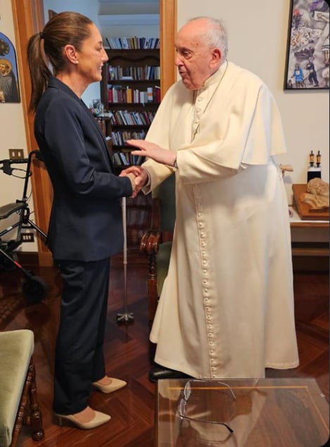 sheinbaum, papa, francisco, luto, muere 