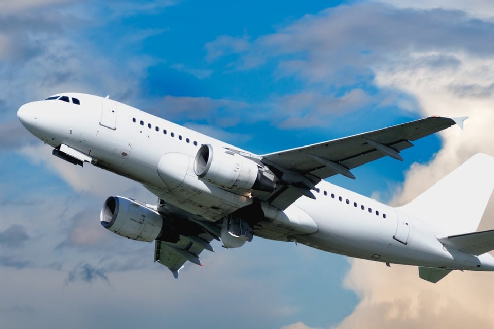 Avión de United Airlines se incendia por un conejo
