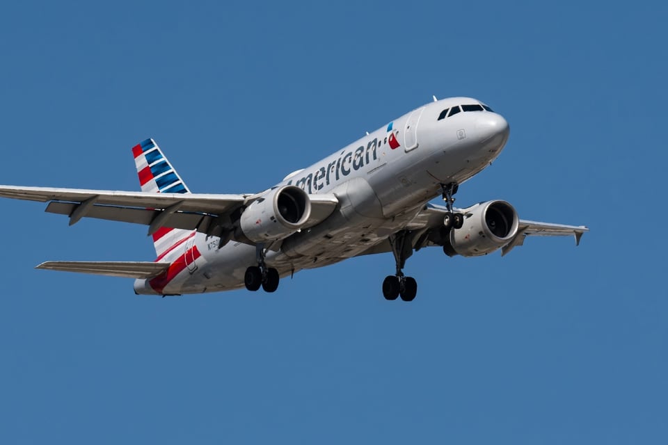 Vuelo de American Airlines es evacuado tras aterrizar en Georgia