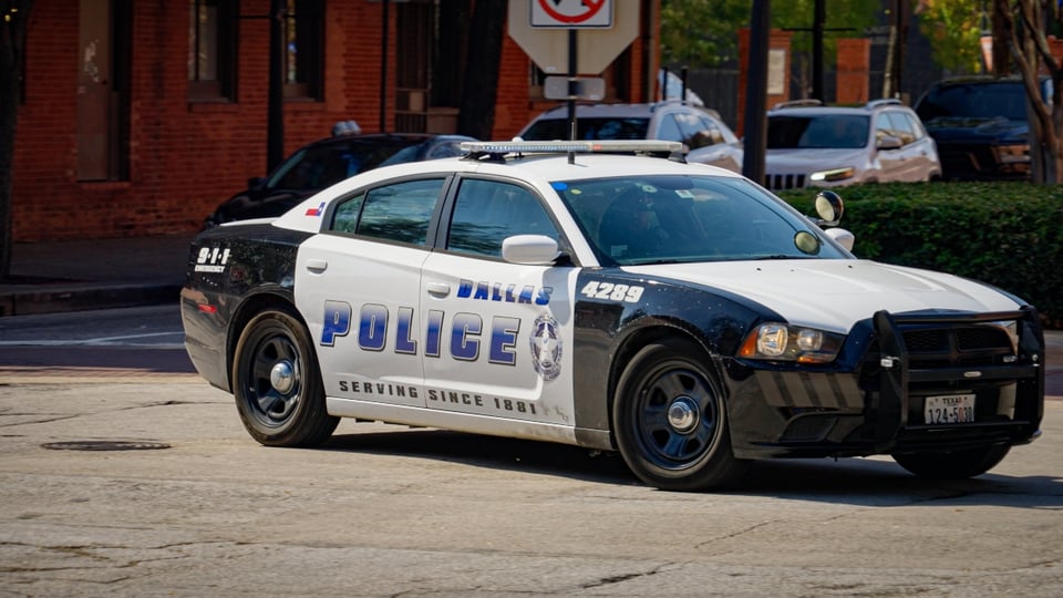 Reportan tirador activo en High School de Dallas