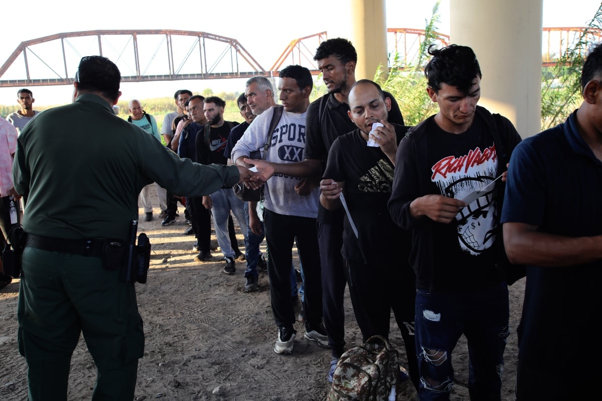 Inmigrantes zona militar fronteriza, MundoNOW
