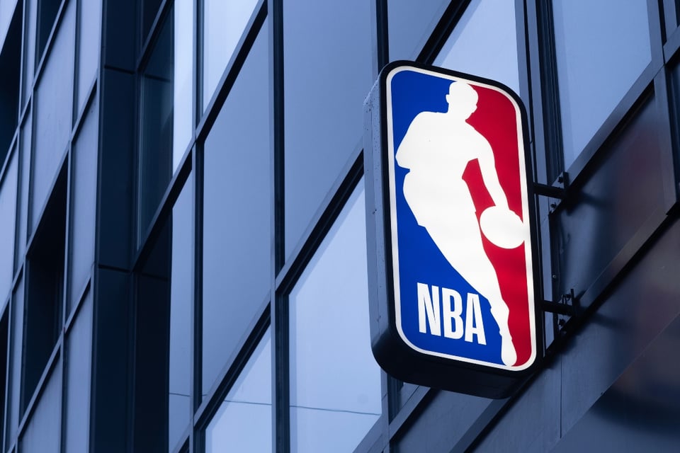 ¡Arrancan los Playoffs 2025 de la NBA! La IA predice al próximo campeón