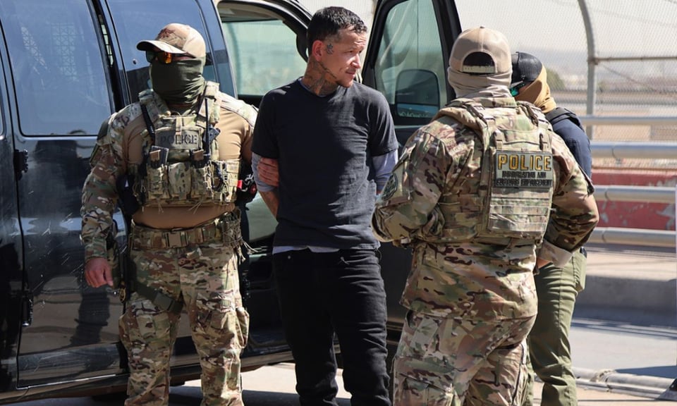 ICE deporta a mexicano buscado por metanfetamina y armas de fuego