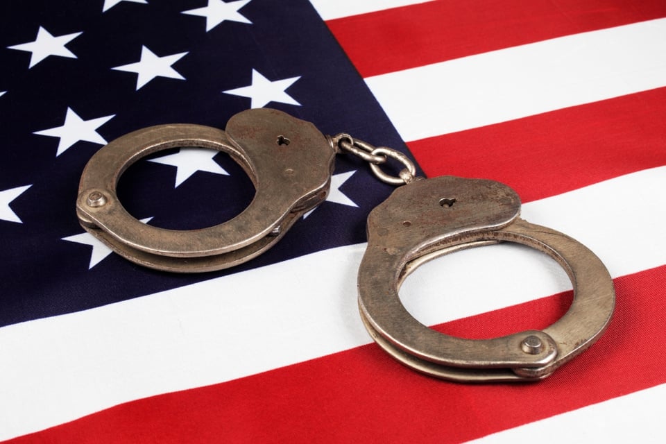 Migrantes detenidos en Miami forman ‘SOS’ con sus cuerpos por hacinamiento en Krome