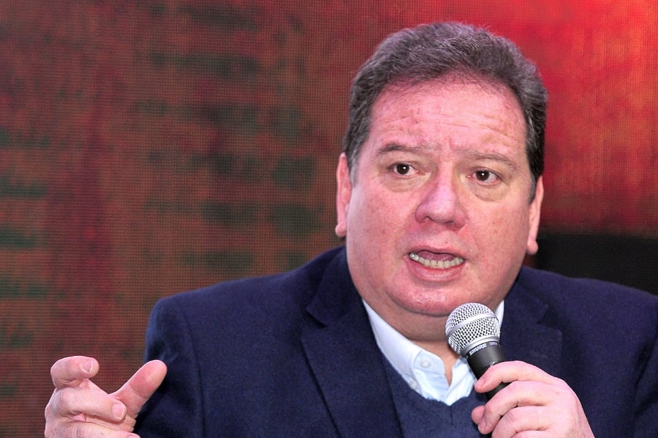 Hospitalizan de emergencia a Jorge ‘Coque’ Muñiz por covid: permanece en terapia intermedia