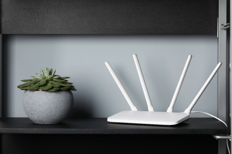 Alejar teléfono del router, Dispositivos, Conexión, Internet, WiFi