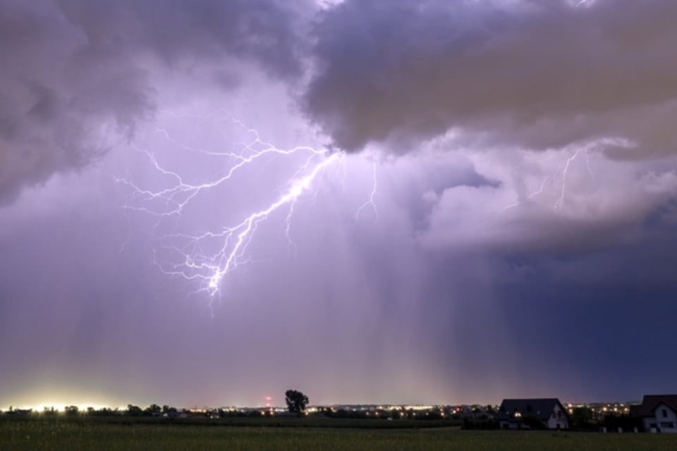 Tormentas severas amenazan el centro-sur y sureste de EEUU esta semana
