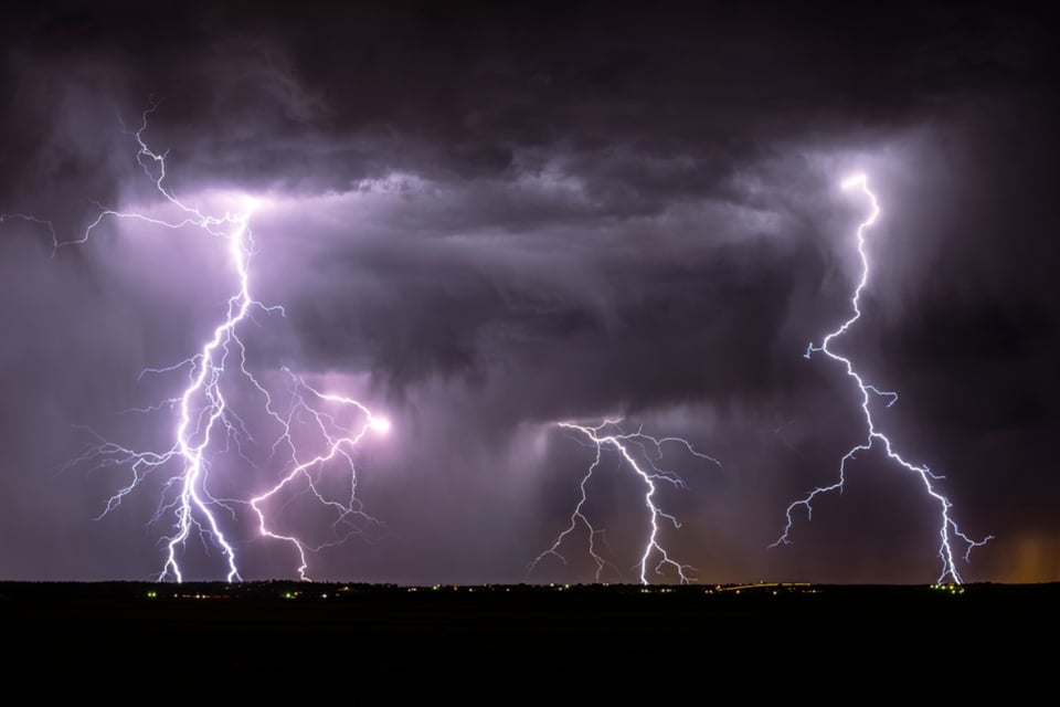 Tormentas eléctricas severas se dirigen hacia las llanuras del sur y el sureste de EEUU durante el fin de semana largo