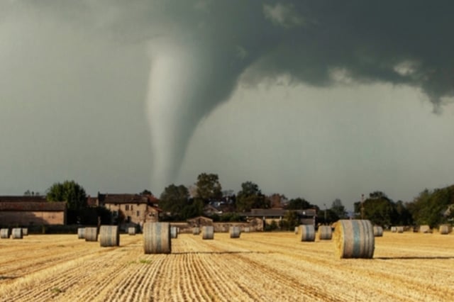 El centro de EEUU enfrenta nuevo brote de clima severo con tornados, granizo y vientos destructivos