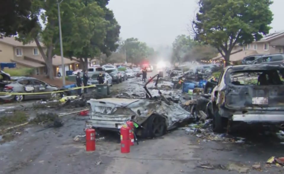 accident, San, Diego, plane, military, Small Plane Crashes Into Military Housing in San Diego
