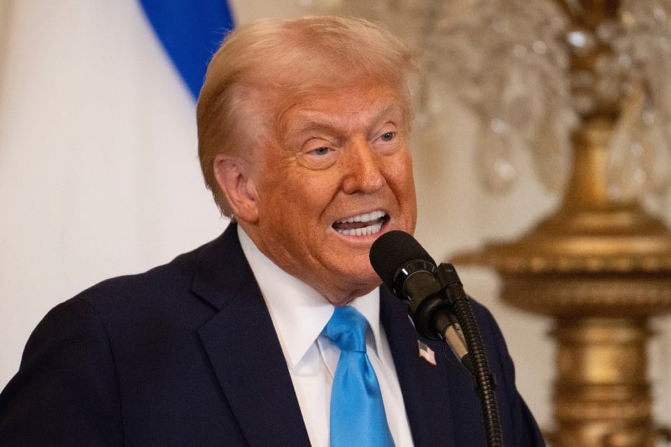 Trump condena ataques rusos a Kiev y considera nuevas sanciones contra Putin