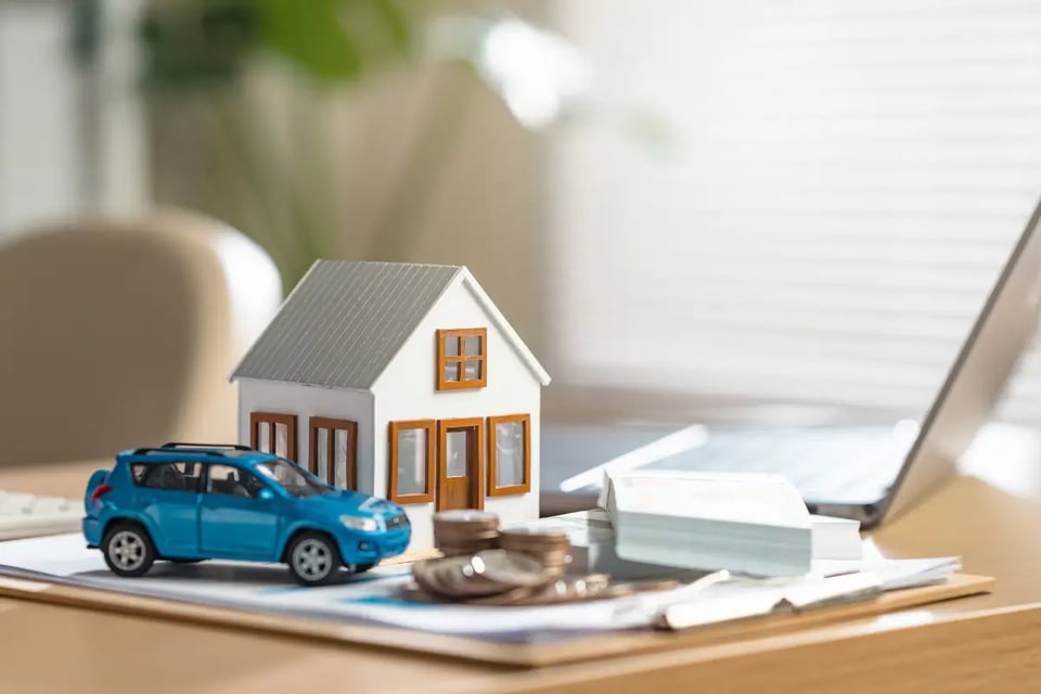 Compradores sin respiro: impacto de aranceles siguen elevando costos de autos y casas