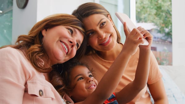 ¿Realmente Las mamás lo saben todo? La ciencia detrás de la intuición materna