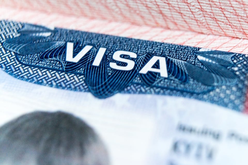 EE.UU. suspende emisión de visas estudiantiles mientras revisa redes sociales de solicitantes