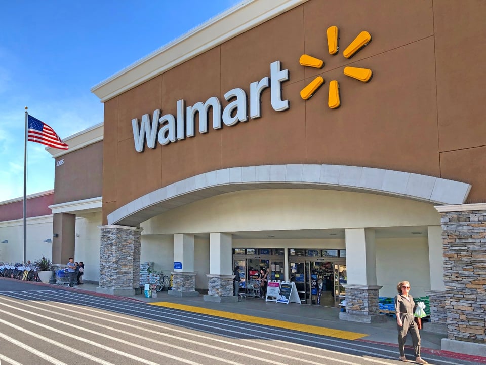 Walmart decide cerrar varias sucursales durante este 2025