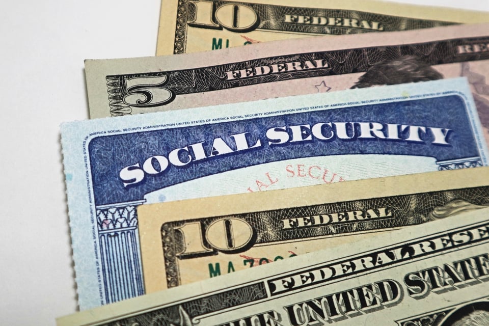 Histórico aumento en el Seguro Social: jubilados en EE.UU. superarán los $2,000 mensuales en 2025