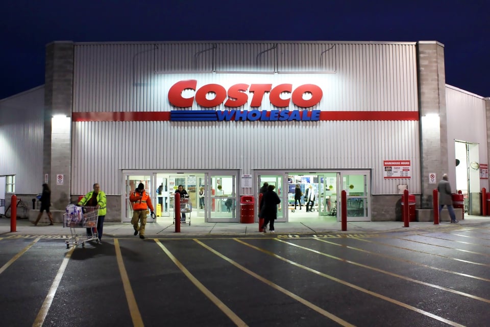 Costco abre su tienda más grande y busca empleados con salarios competitivos